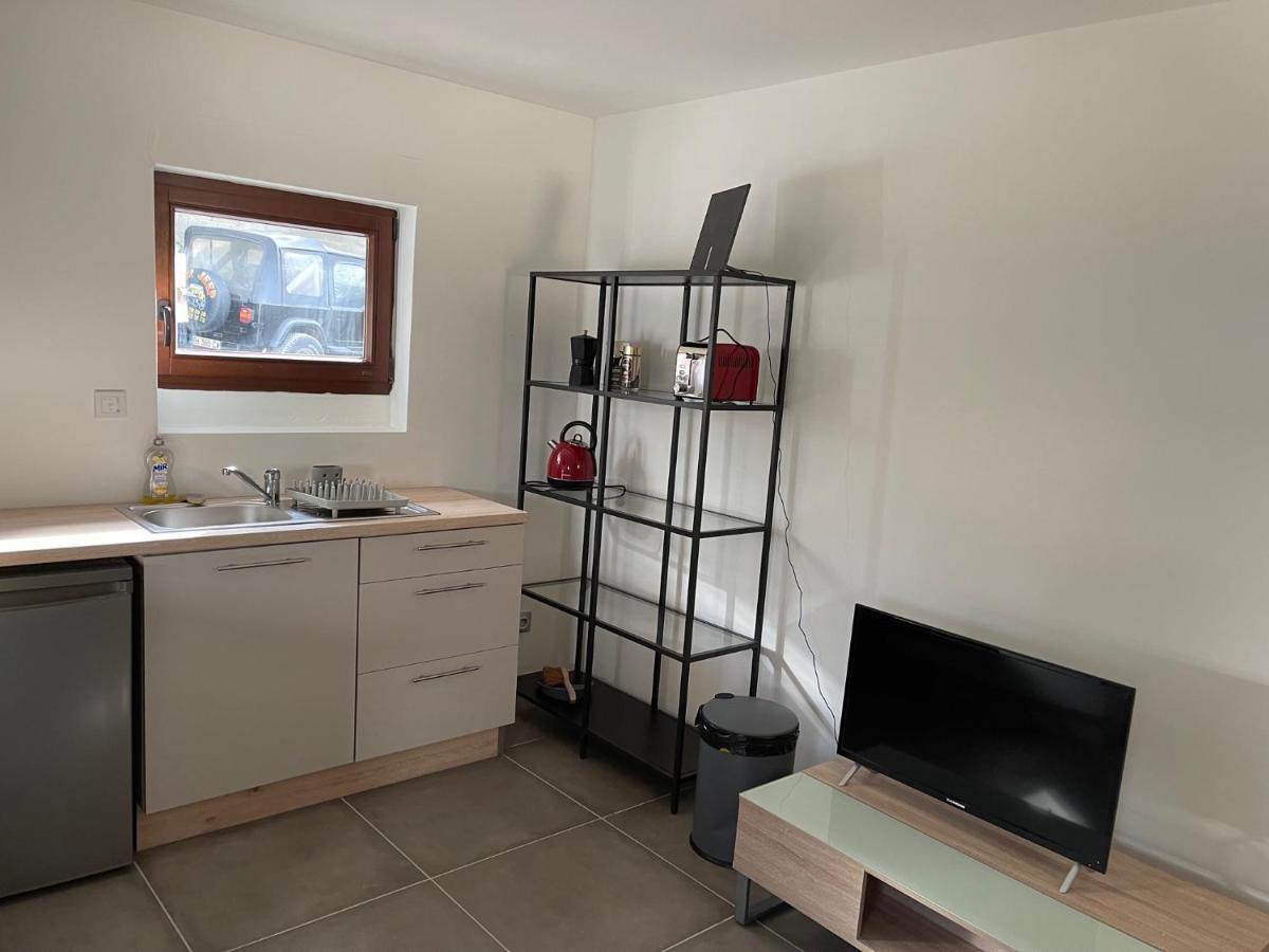 Studio indépendant - Terrasse, jaccuzi, et piscine Restinclieres Extérieur photo